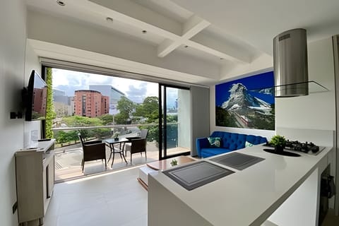Apartment, City View | Dining room