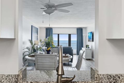 Apartment (2 Bedrooms) | Dining room