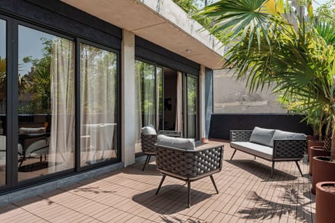 Presidential Condo, Courtyard View | Terrace/patio