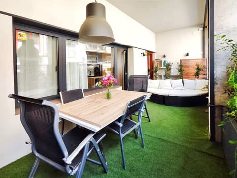 Terraza privada perfecta para desayunos al sol”