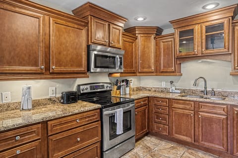 14SonoraWaykitchen