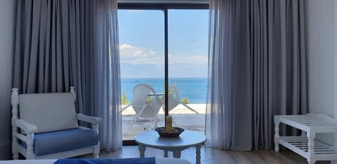 Free cribs/infant beds, WiFi, bed sheets