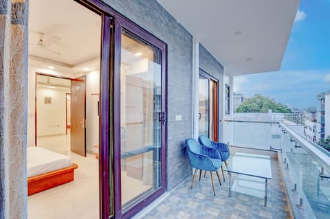 Deluxe Double Room, Balcony, City View | Property grounds