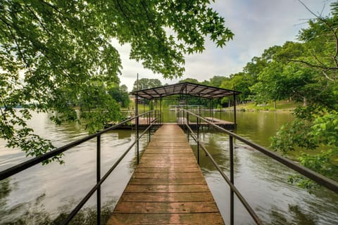 Cadiz Vacation Rental | 6BR | 3BA | 3,000 Sq Ft