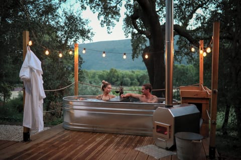 Outdoor spa tub