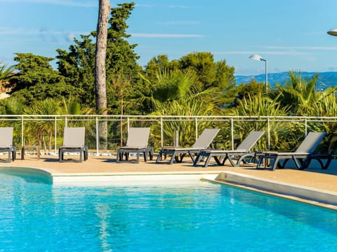 Apartment | Pool | Outdoor pool
