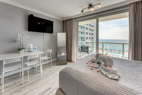 Sunny Isles Beach Vacation Rental | Studio 1BA | 355 Sq Ft