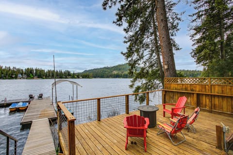 Newport Vacation Rental | 3BR | 3.5BA | 2,400 Sq Ft