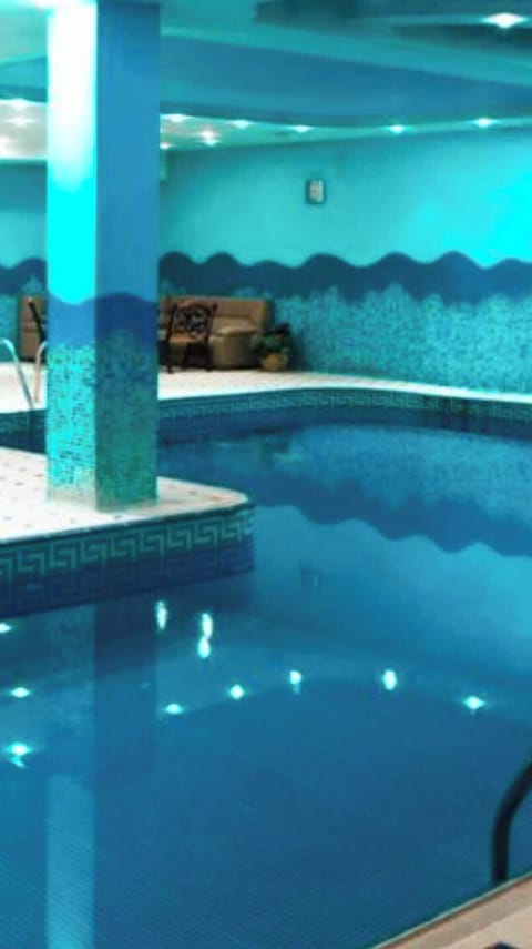 15 indoor pools