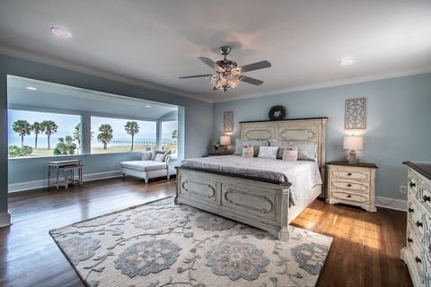 House, Multiple Beds, Pool Access, Ocean View (4237  + 4243 Ocean) | 8 bedrooms, desk, laptop workspace, individually decorated