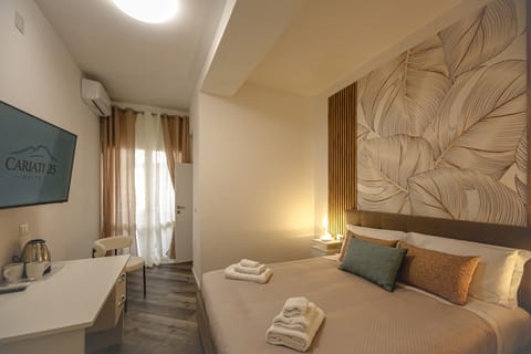 Deluxe Double Room, Balcony | Minibar, desk, WiFi (free)