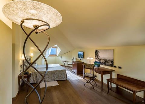 Loft, Lake View (Large) | Hypo-allergenic bedding, down comforters, minibar, in-room safe