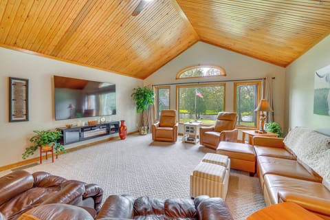 House (3 Bedrooms) | Interior