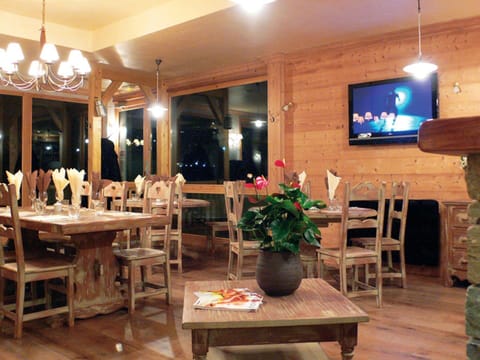 Apartment | Dining