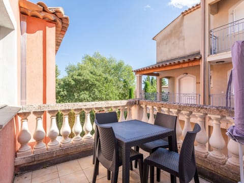 Sip your morning coffee on the furnished private balcony, taking in the sun and hilltop village views above Callian