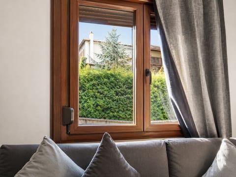Comfort Apartment, Courtyard View | Living area | Flat-screen TV