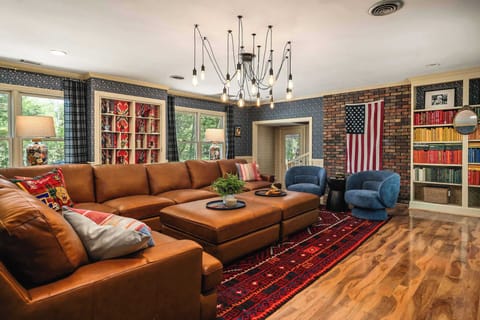 Second living room withsectional seating for the whole crew