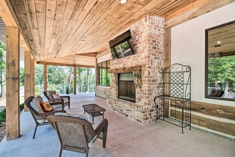 Covered Patio | TV & Cozy Seating Area | Perfect for Relaxing Evenings