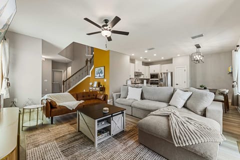 14-web-or-mls-LetsGoClick-013