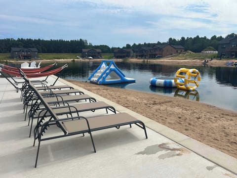 Unwind and enjoy the tranquil surroundings of the lakeside.