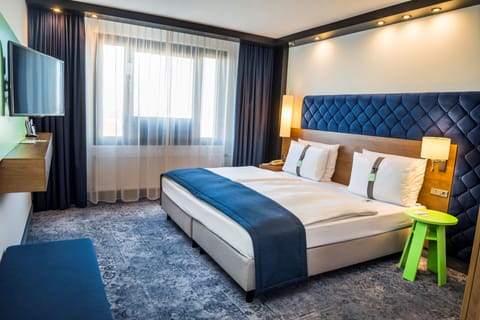 Suite, 1 Bedroom (Living/Dining Area) | Premium bedding, in-room safe, desk, laptop workspace