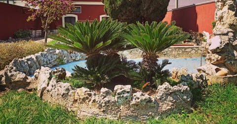 Deluxe Room | Frette Italian sheets, premium bedding, down comforters, desk