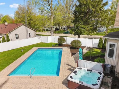 Make memories in the pool and hot tub!