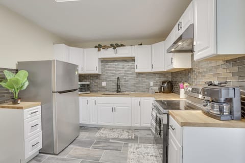 Dayton Vacation Rental | 2BR | 1BA | 1,600 Sq Ft