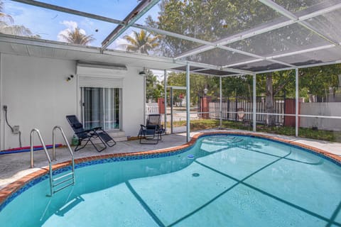 North Miami Vacation Rental | 2BR | 1BA | 800 Sq Ft