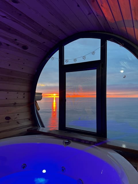 Deluxe Bungalow, Sea View | Interior