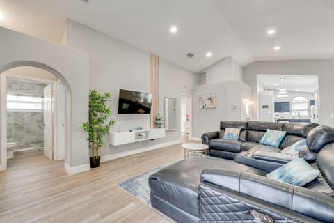 House (4 Bedrooms) | Interior