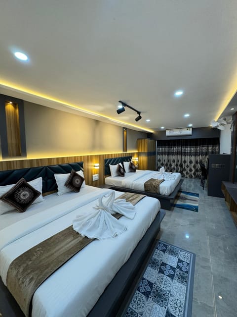 Deluxe Quadruple Room | Free WiFi