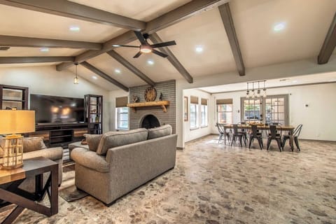 House, Multiple Beds, Pool Access, Ocean View (5401 + 5409 Ocean Dr) | Living area