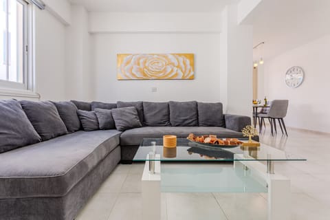 Spacious and bright living room designed for comfort and relaxation.