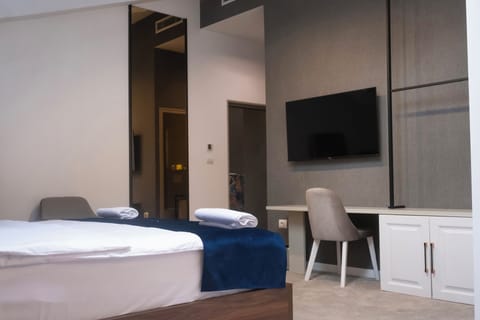 Standard Double Room | Soundproofing