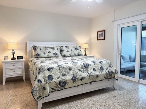 Venice Villas 1BR – Beach & Pool Sleeps 4 (7903)