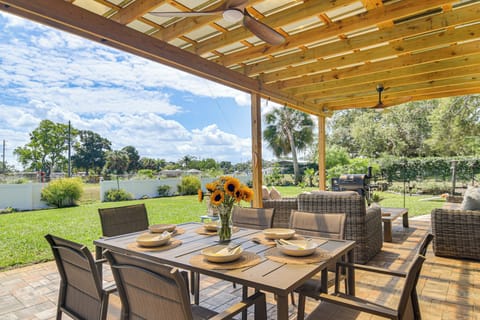 Seminole Vacation Rental | 3BR | 2BA | 1,800 Sq Ft | Step-Free Access