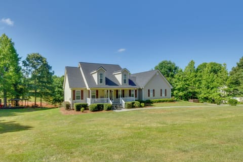 Cleveland Vacation Rental | 5BR | 3.5BA | 3,800 Sq Ft