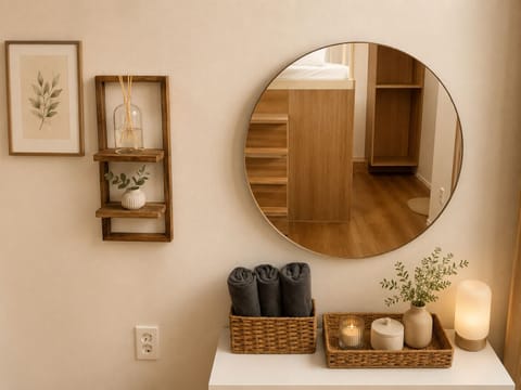 Standard Suite | Minibar, in-room safe, desk, laptop workspace
