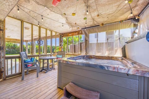 Surf or Sound Realty - 1249 - Temptation - Hot Tub -2