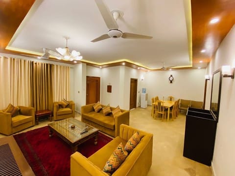 Apartment, Balcony, City View | Living area