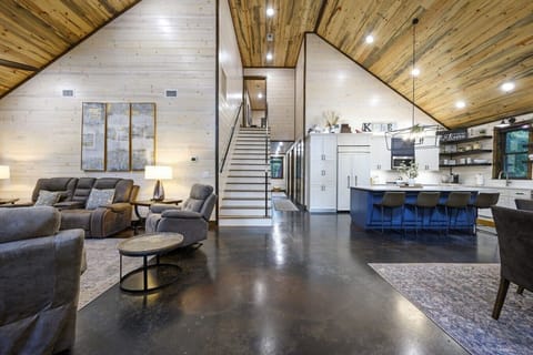 01_open_concept_living_kitchen