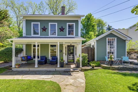 Port Jefferson Vacation Rental | 3BR | 2BA | 1,478 Sq Ft | Steps to Enter