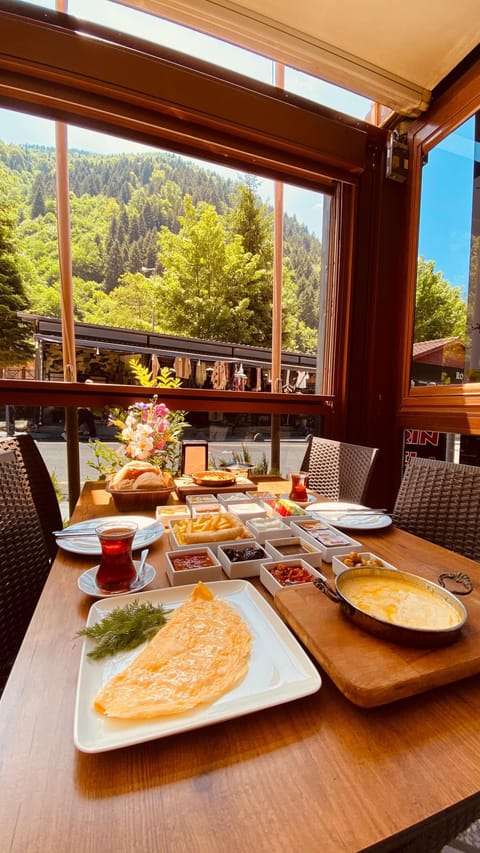 Free daily full breakfast