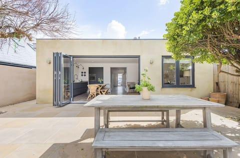 Anchor - holiday retreat just moments from the beach in East Wittering