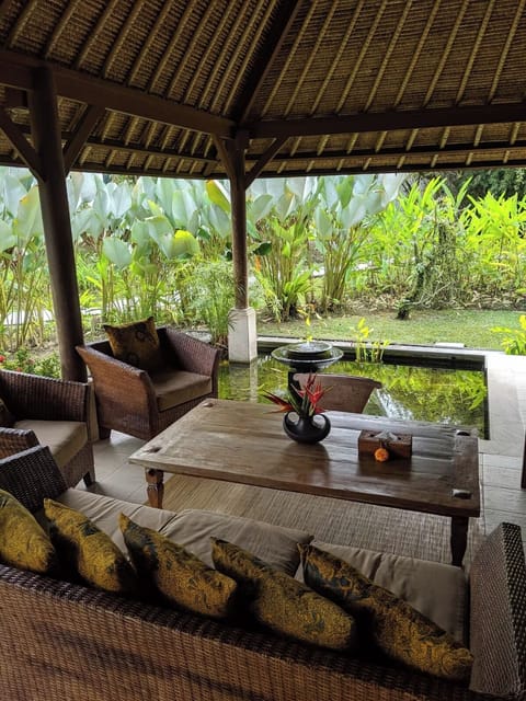 Family Villa, Garden View | Outdoor dining