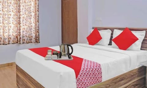 Deluxe Room | Rollaway beds (surcharge), WiFi (free), bed sheets