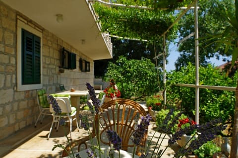 Apartment (A1) | Courtyard