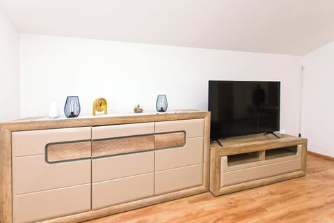 Apartment (A1) | Television