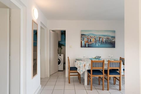 Apartment (A1) | Dining